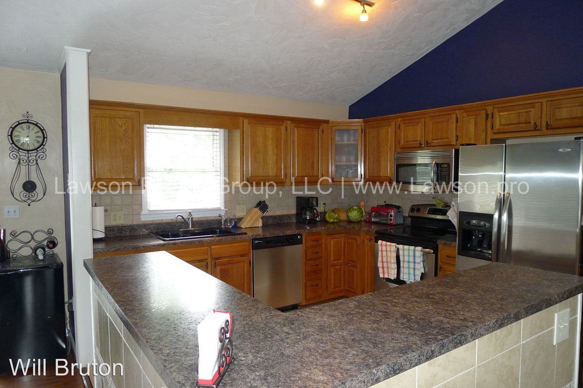 1314 Trevino Dr NE - Photo 3 of 23