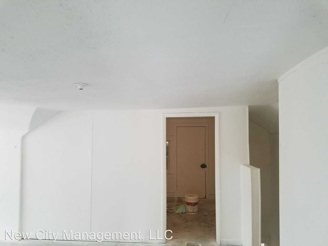 2611 Lockridge Ave - Photo 2 of 22