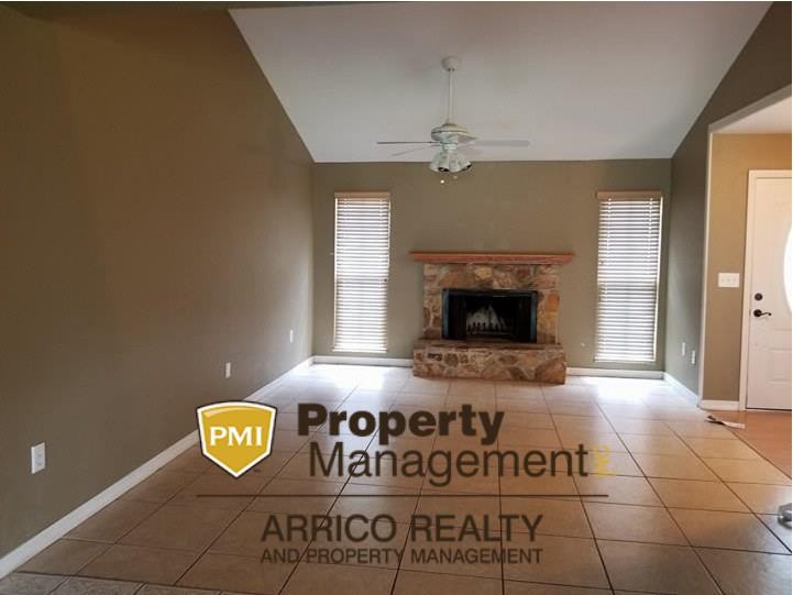 3831 Country Bend E - Photo 3 of 15