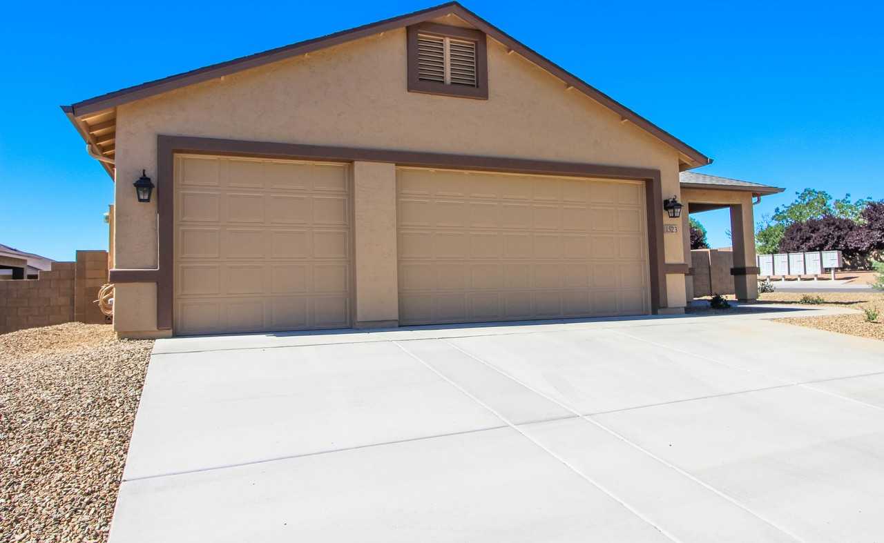 1523 Taft Ave - Photo 3 of 29