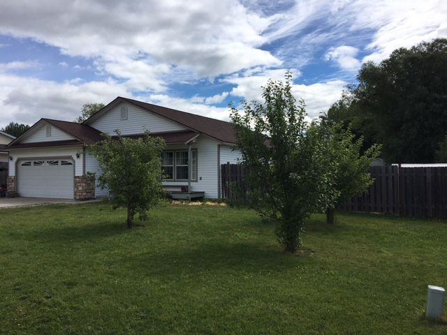 402 Humbird St - Photo 2 of 13