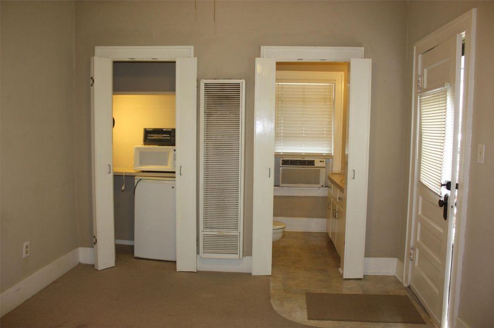 1 E 26th St #1212 - Photo 3 of 6