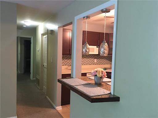 1009 Meadow Ct - Photo 3 of 19