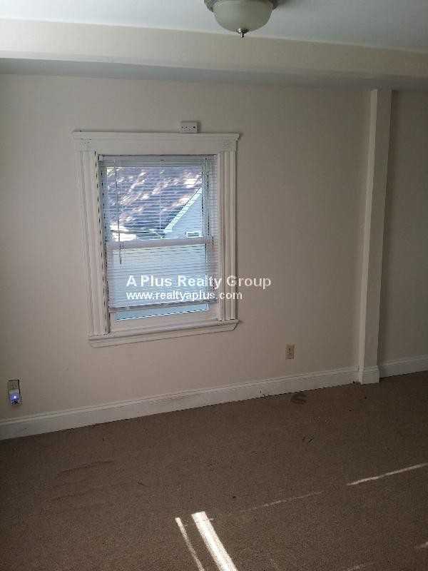 1082 Canterbury St 2 - Photo 2 of 18