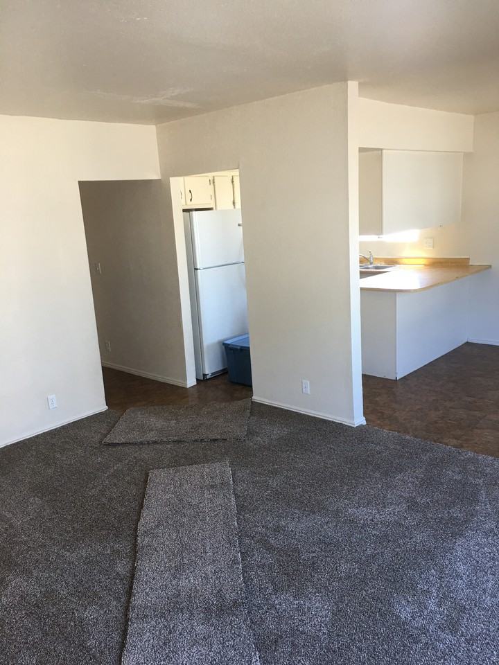 237 Montgomery Street West #2 - Photo 5 of 22