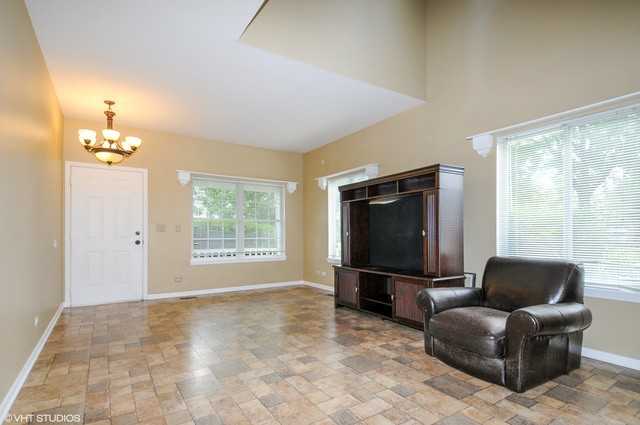 2711 Idaho Rd - Photo 2 of 10