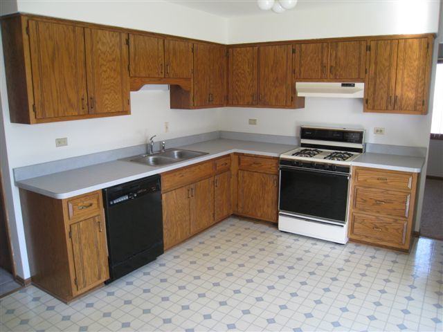 1188 Jacqueline Dr - Photo 2 of 4