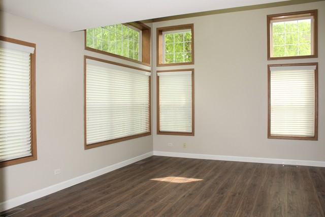 161 Sherwood Ct - Photo 3 of 13