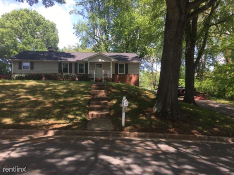 2881 Woodworth Dr - Photo 2 of 13