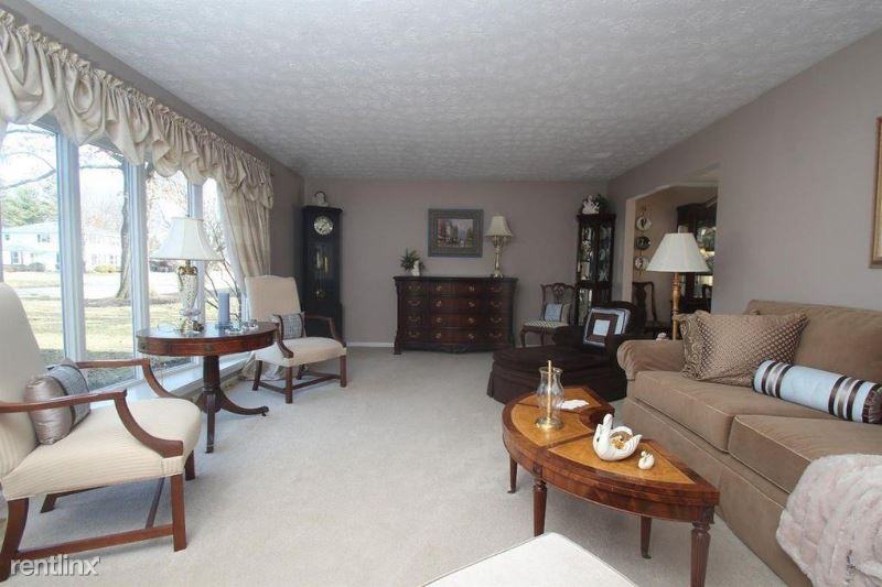 7507 Golf Green Dr - Photo 2 of 17