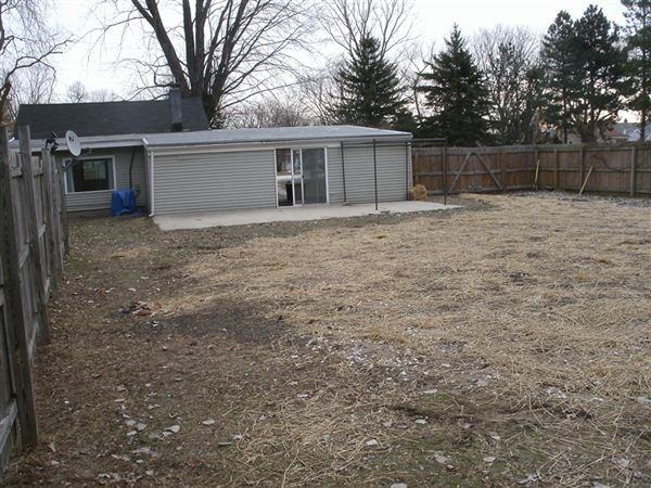 4583 Meadowlawn Dr - Photo 2 of 5