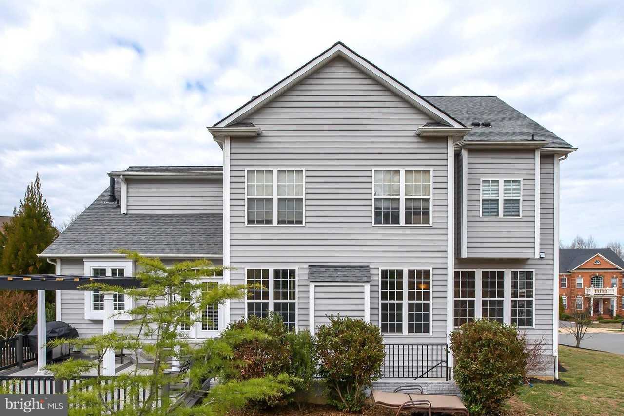 4 Sutton Ct - Photo 2 of 30