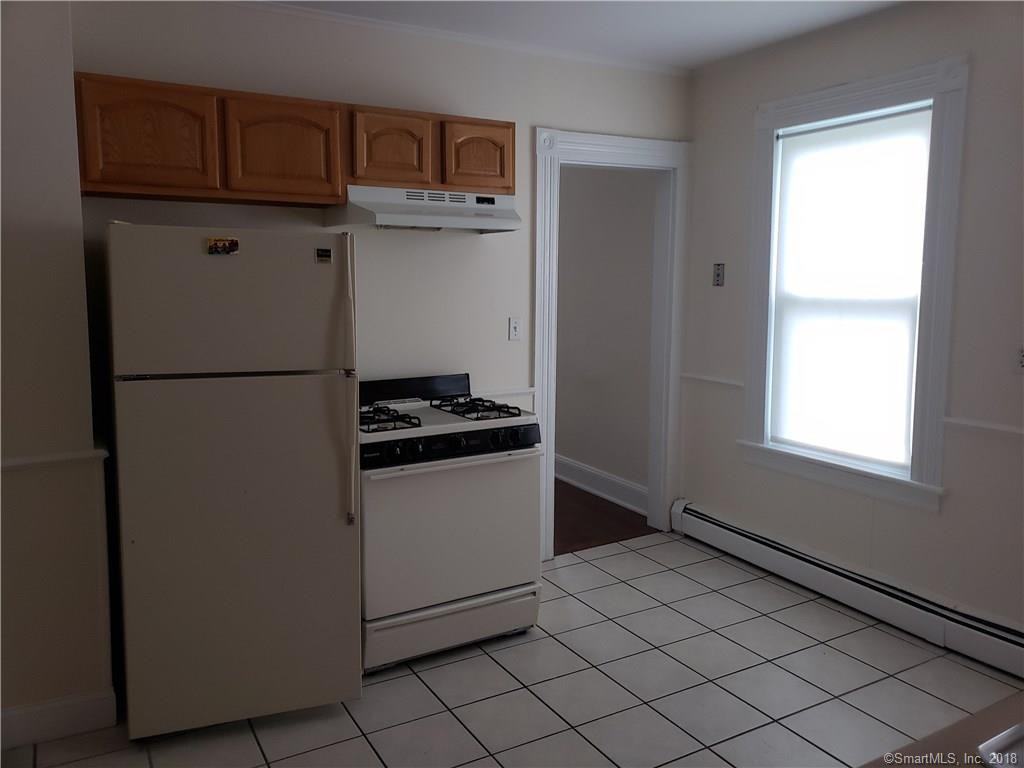 3084 Fairfield Ave - Photo 3 of 11