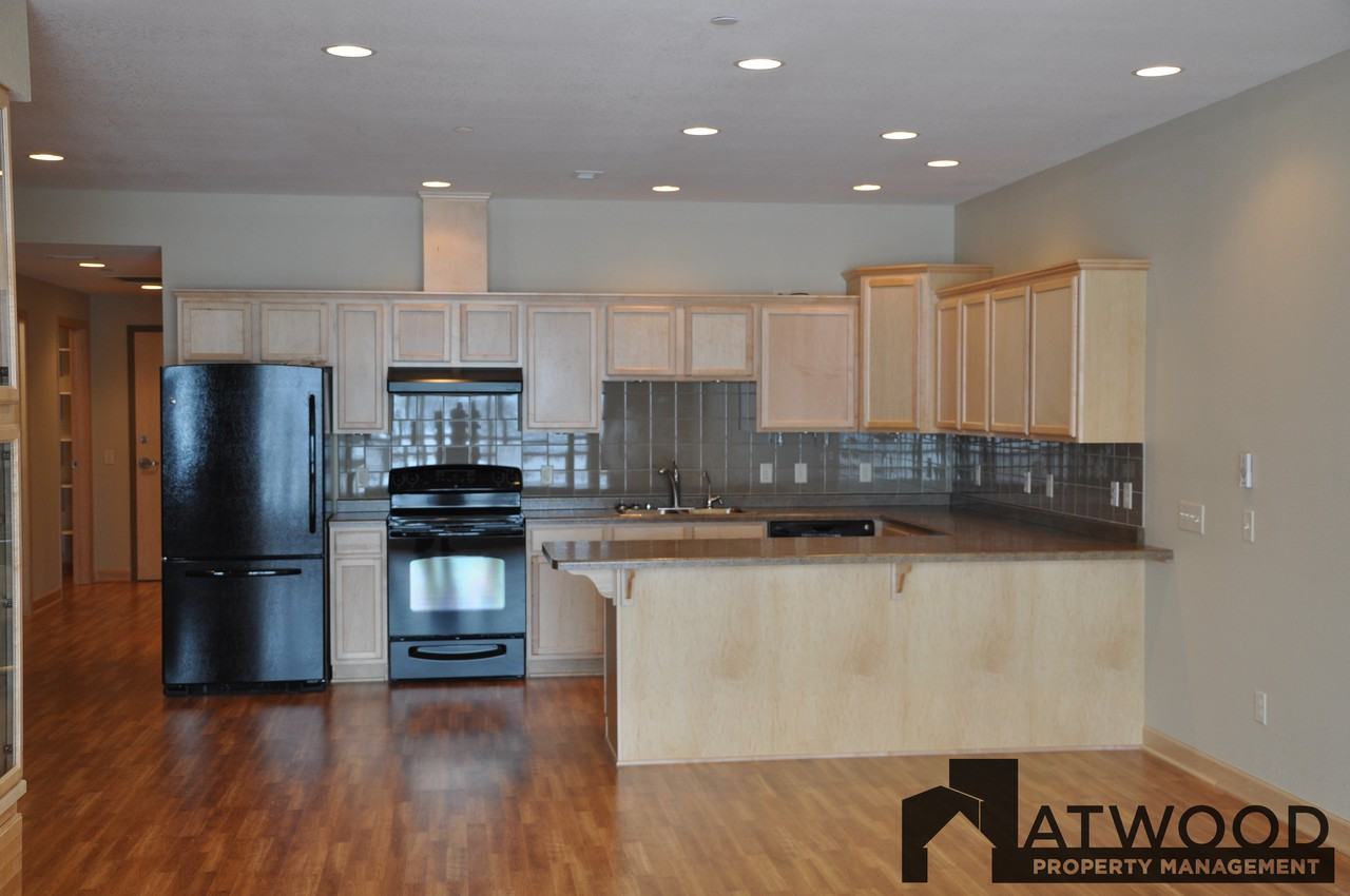 200 Belgrade Avenue - Photo 3 of 10