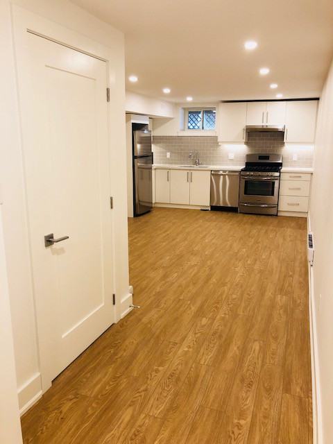 32 KENNETH AVE - Photo 2 of 8