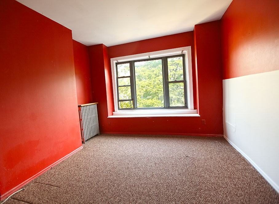 319 Vanderbilt St - Photo 3 of 13