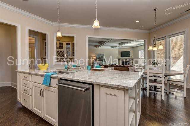 6111 Macdara Glenn Ct - Photo 3 of 36