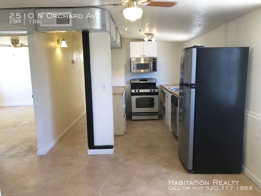 2510 N Orchard Ave - Photo 3 of 11