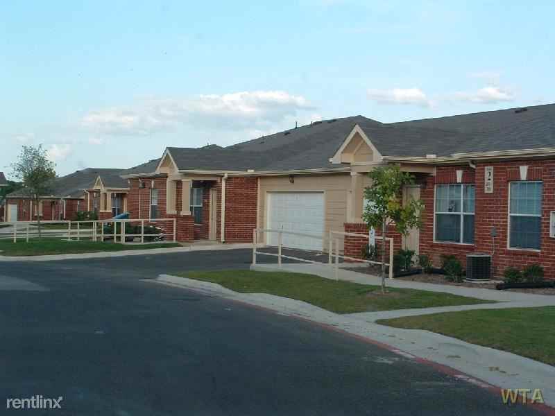 1231 Huisache Ave - Photo 2 of 16