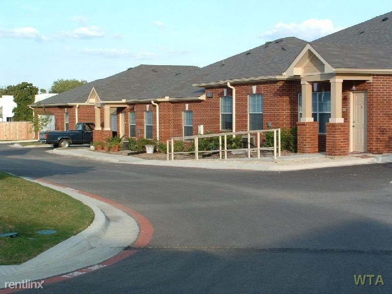 1231 Huisache Ave - Photo 3 of 16