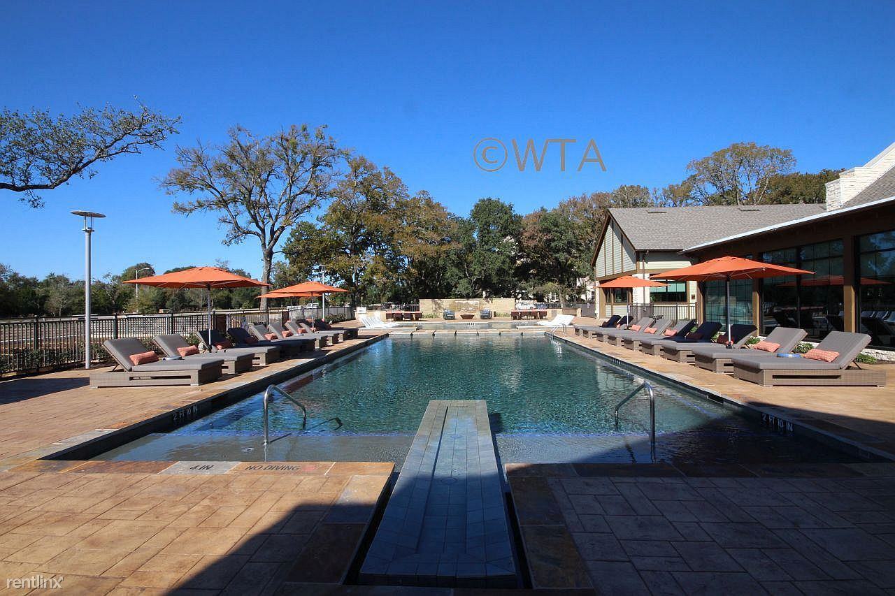 13535 Lyndhurst Street - Photo 2 of 20