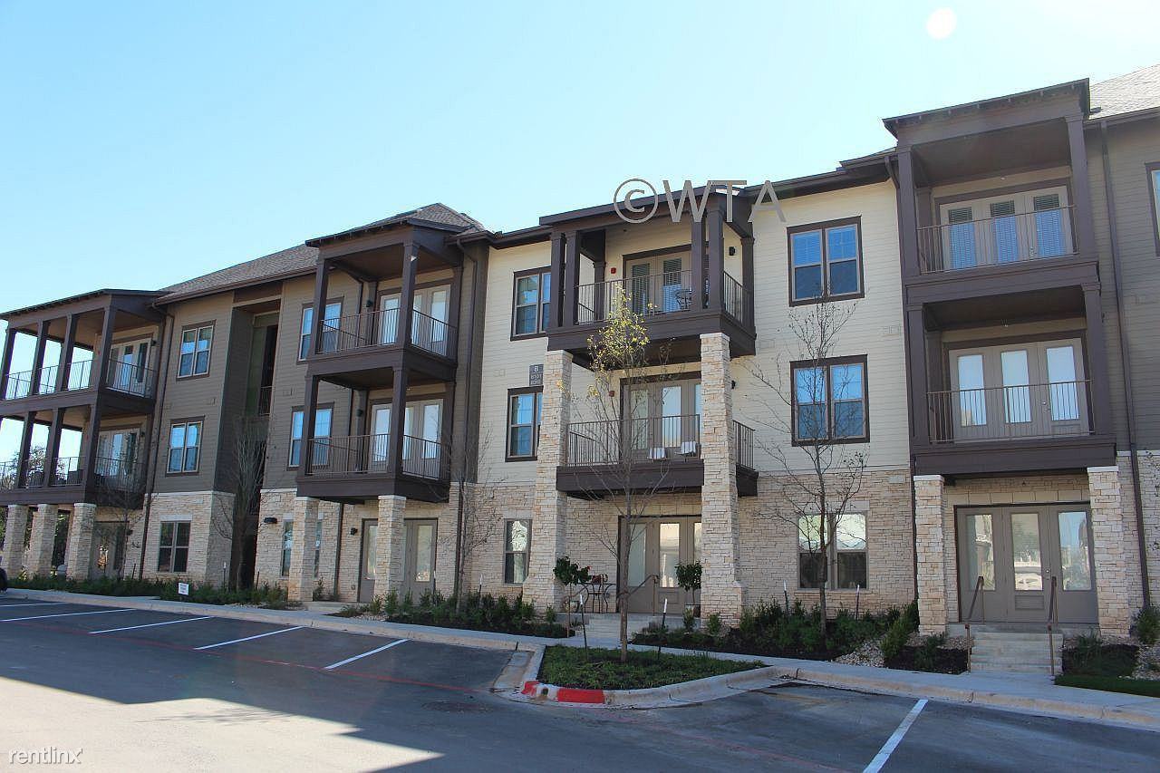 13535 Lyndhurst Street - Photo 3 of 20