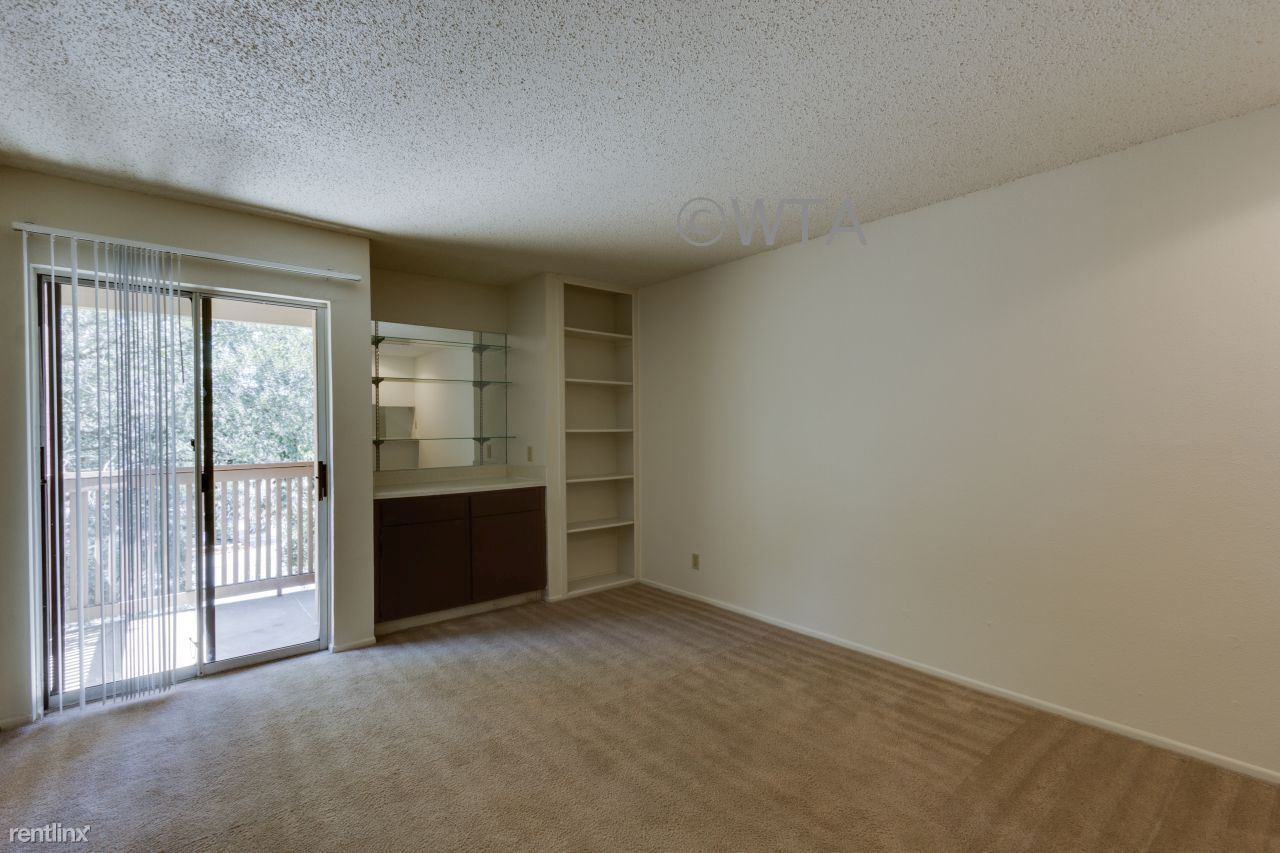3919 Perrin Central Blvd - Photo 2 of 20