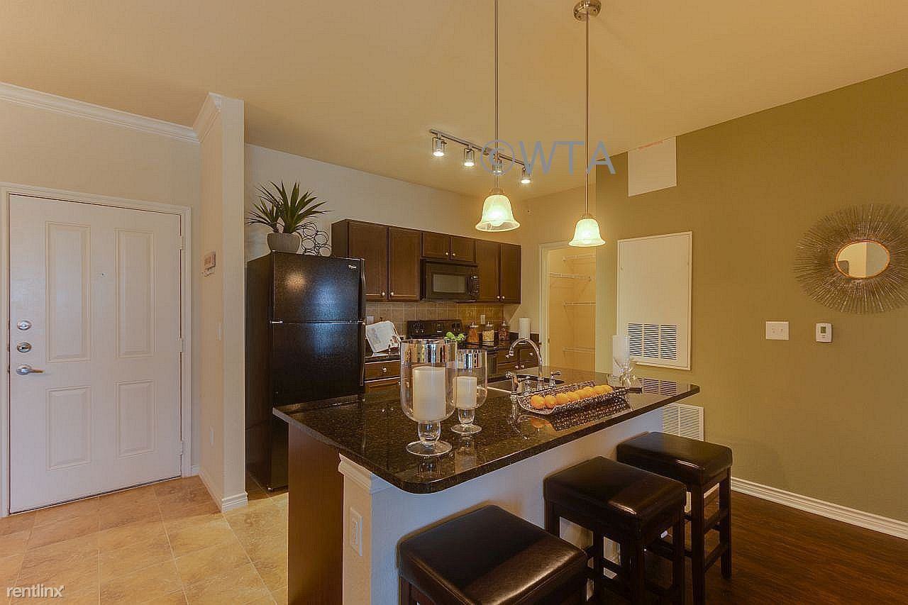 600 E. SONTERRA BLVD. - Photo 3 of 20