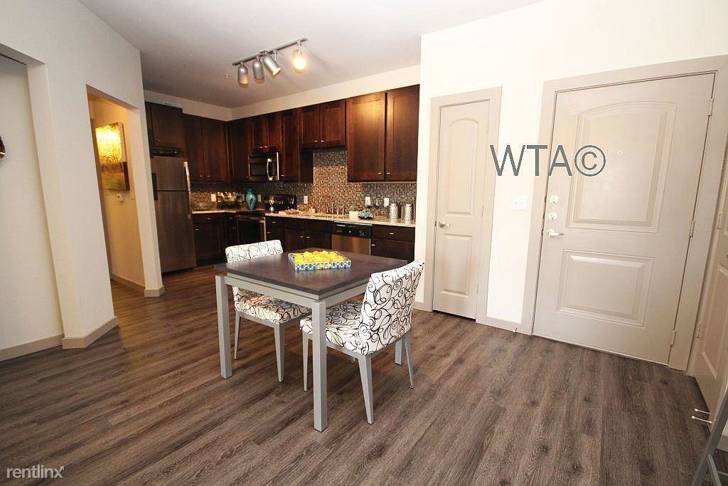 922 E. Sonterra Blvd. - Photo 3 of 20