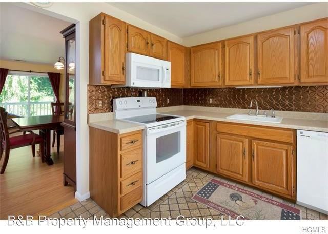 325 Cornwall Meadows - Photo 2 of 13