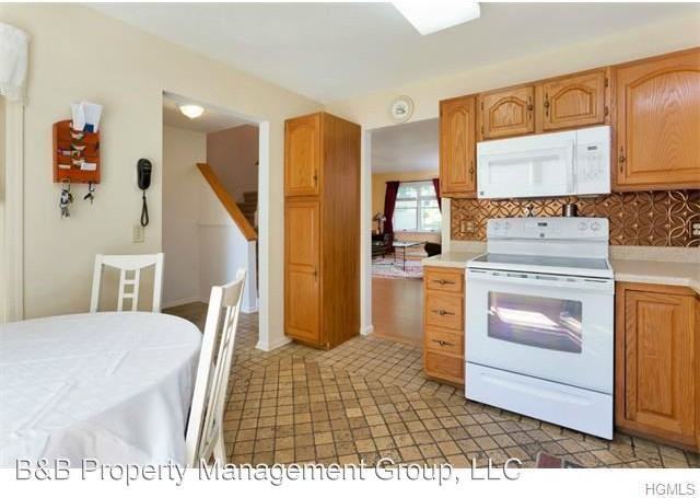 325 Cornwall Meadows - Photo 3 of 13