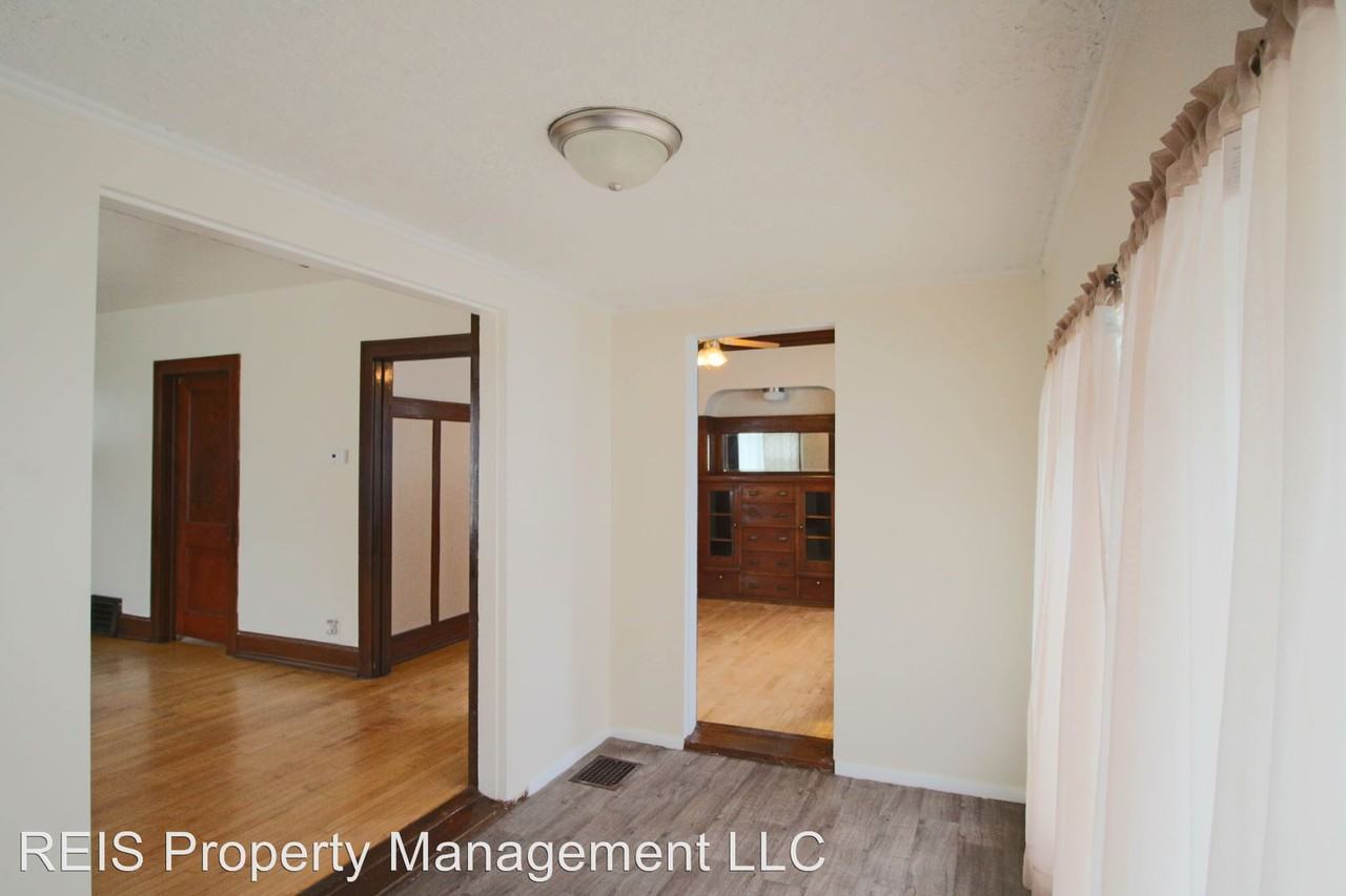 2150 N 55th St - Photo 2 of 31