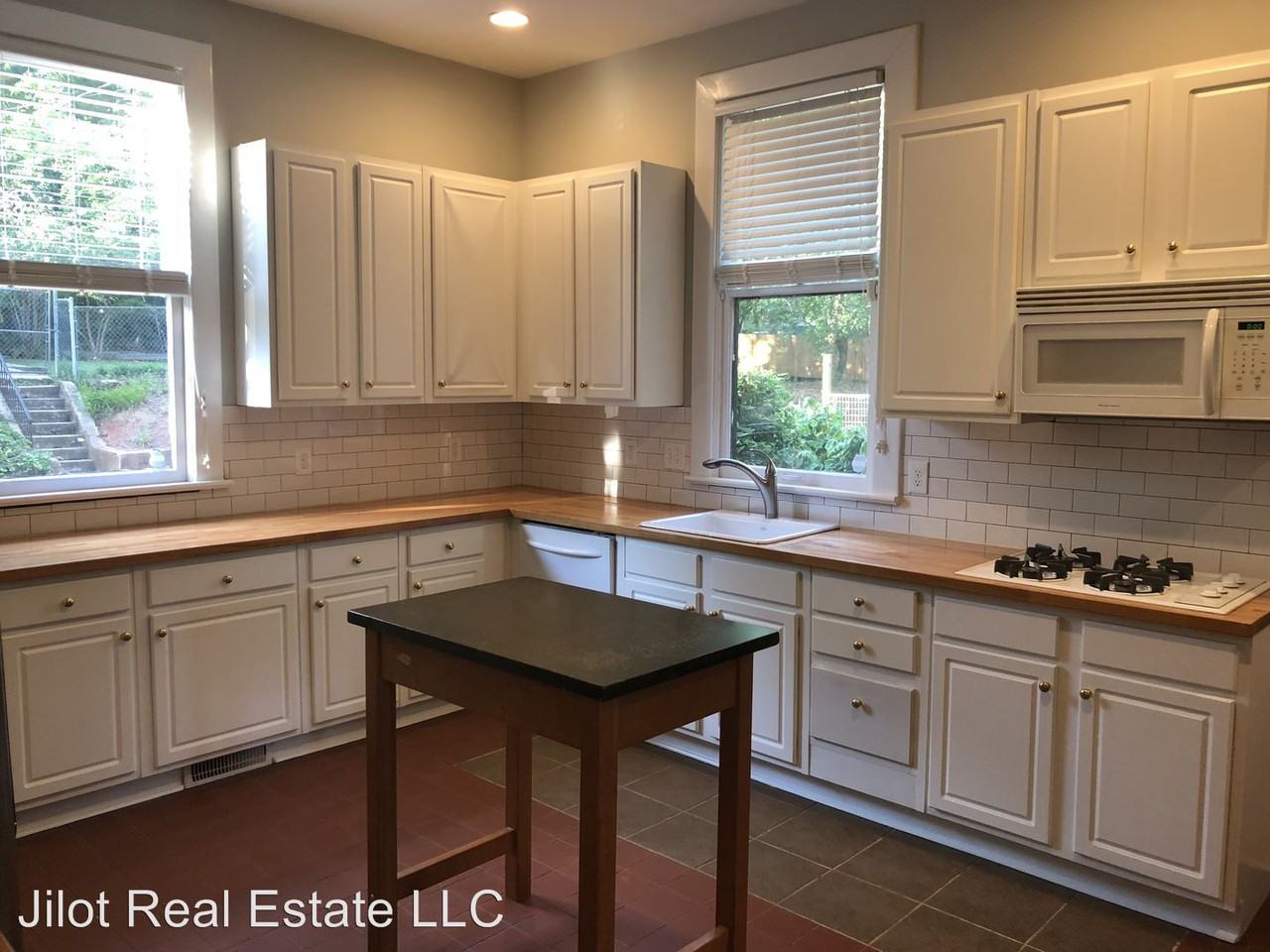 87 Howard St NE - Photo 2 of 16