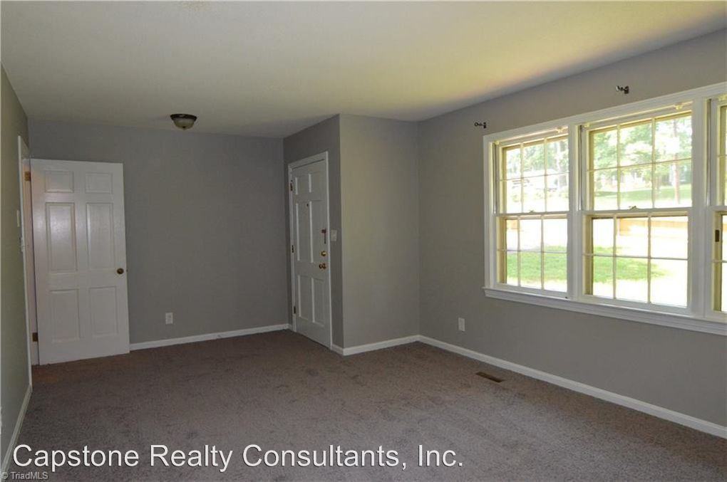 4990 Lochraven Dr - Photo 2 of 15