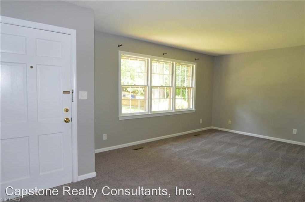 4990 Lochraven Dr - Photo 3 of 15