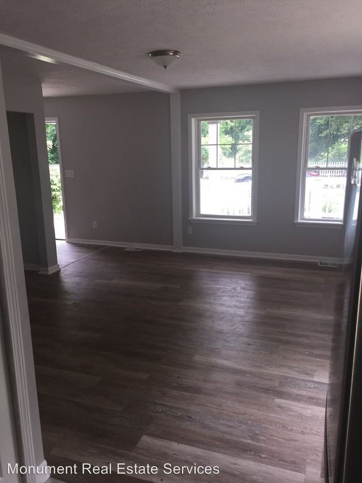 2174 E 35th St - Photo 3 of 11