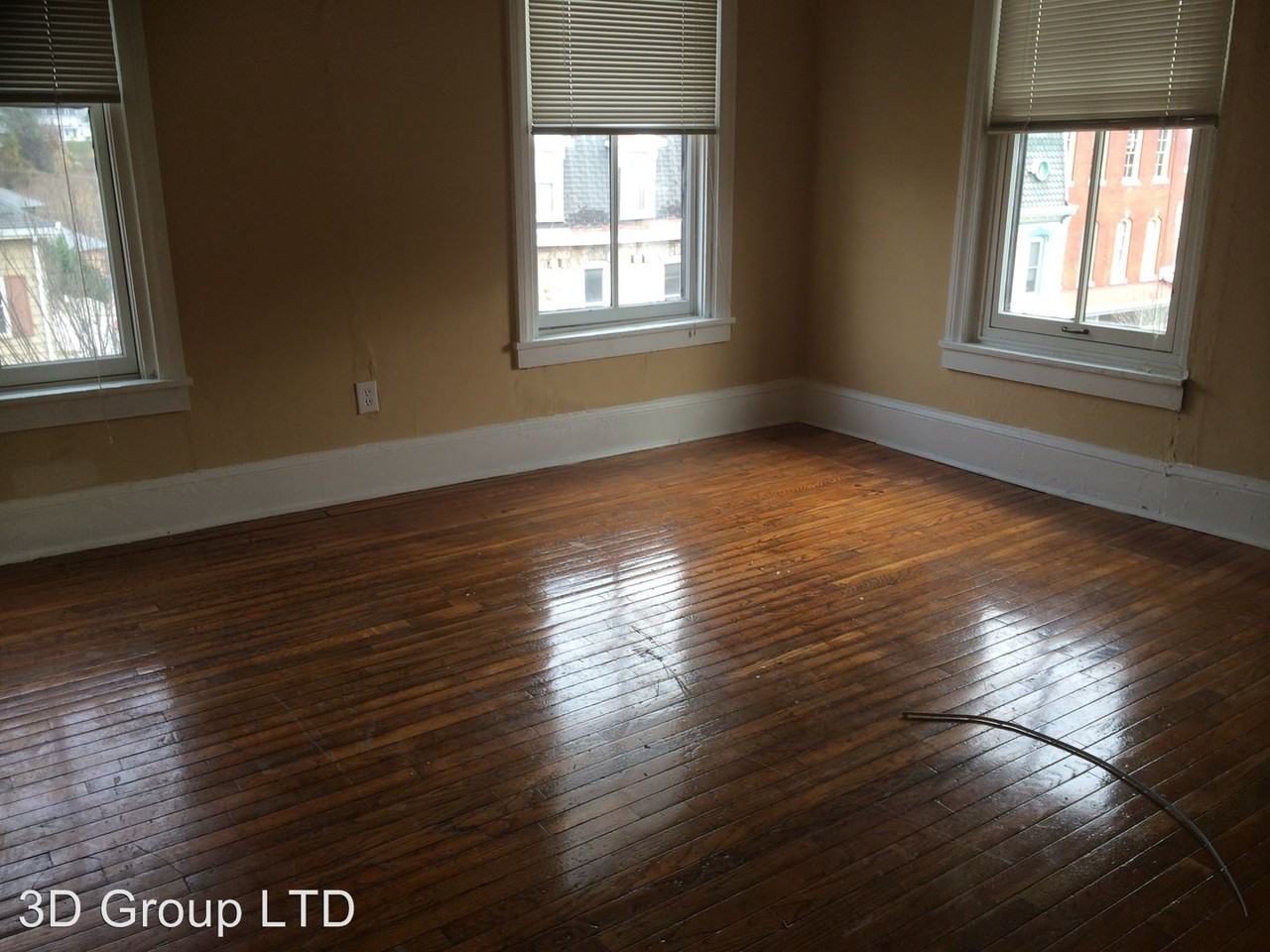 135 Bridge St - Photo 3 of 7