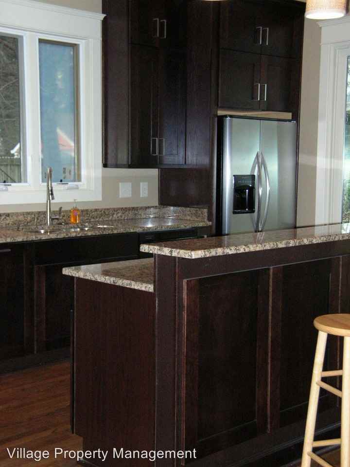 829 Acklen Ave - Photo 3 of 32