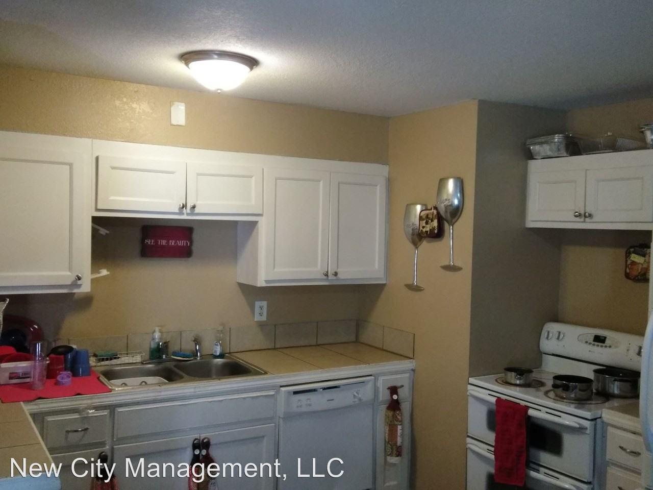 11204 Manchester Ave - Photo 2 of 9