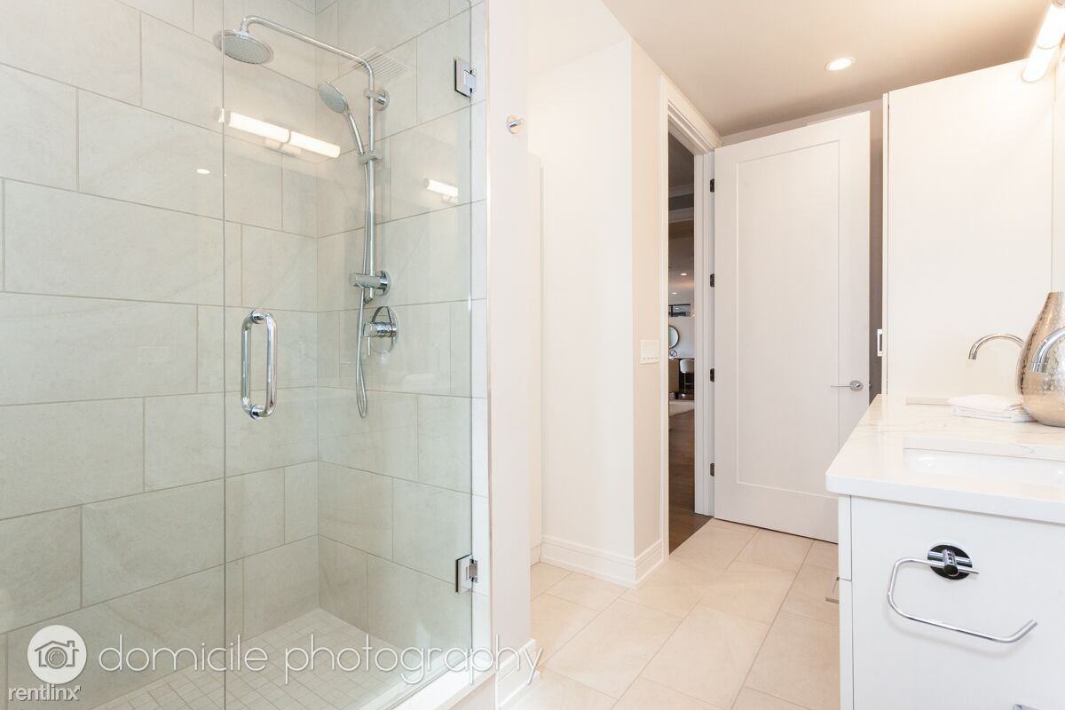 434 W Melrose St - Photo 3 of 30