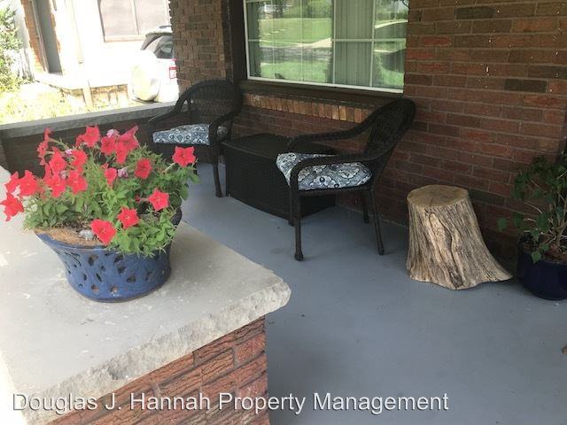 6151 Holmes St - Photo 2 of 16