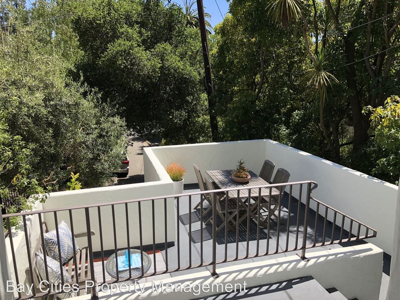 20 Crystal Way - Photo 2 of 24