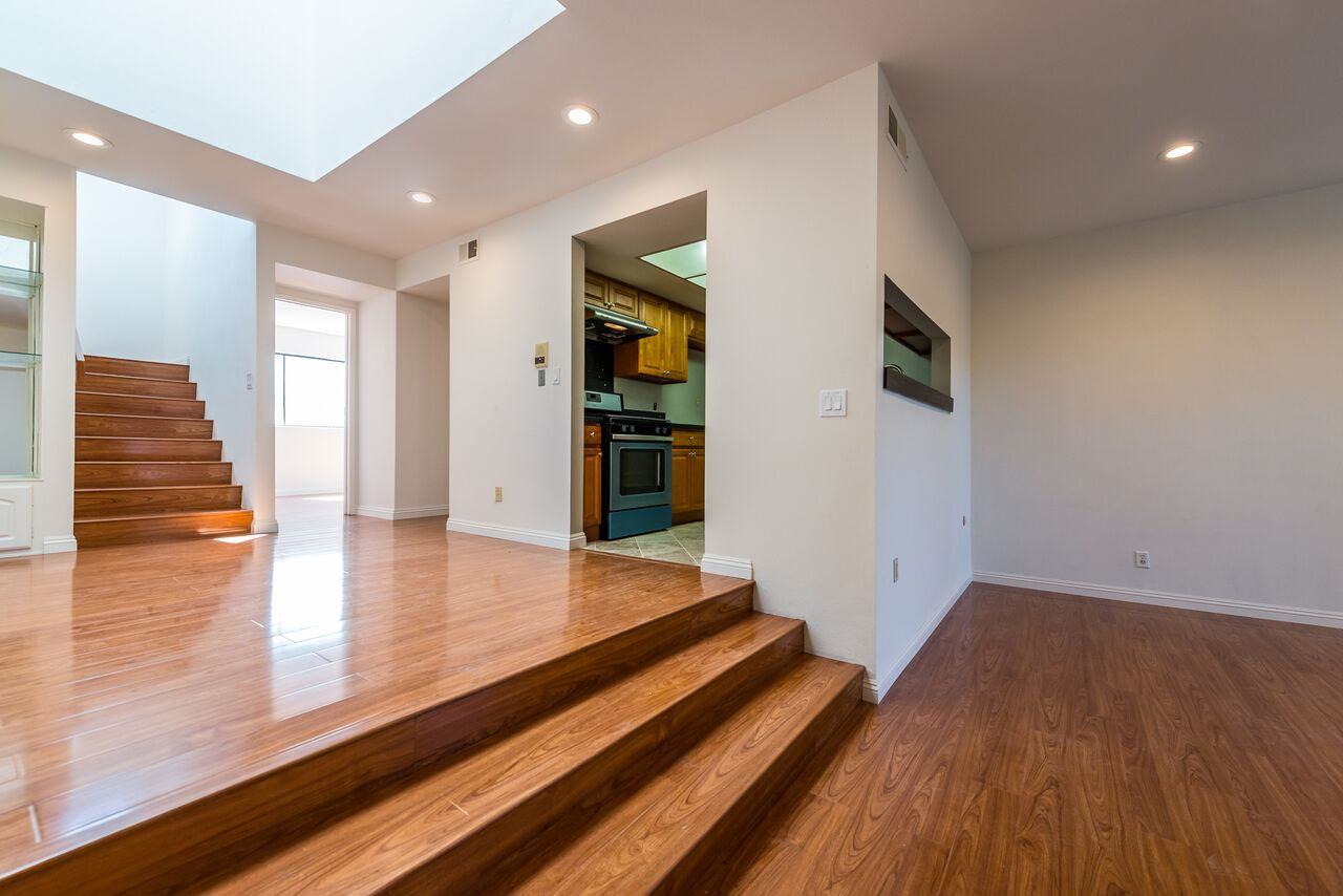 818 North Monterey St - Photo 3 of 35