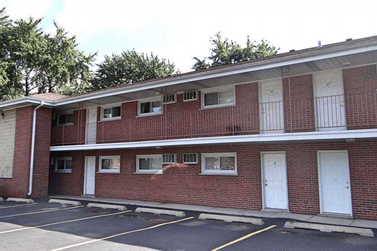 1119 E Algonquin Rd - Photo 2 of 2