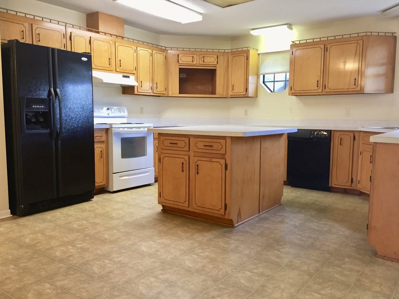 2037 Coral Creek Dr - Photo 2 of 17