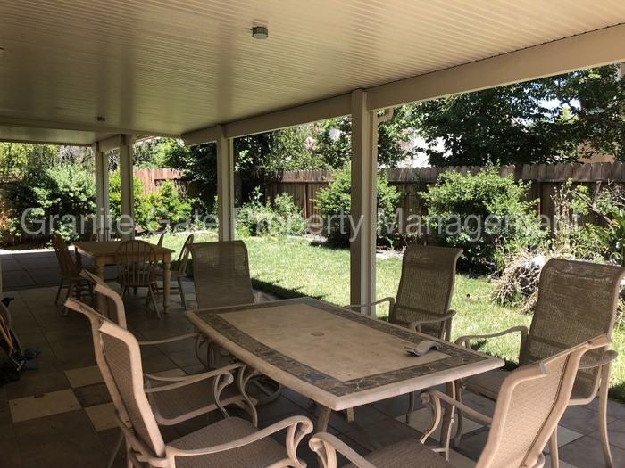 3010 Prado Ln - Photo 2 of 6