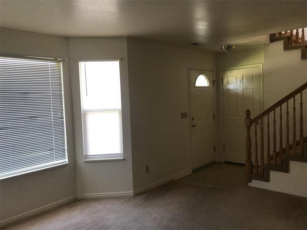 5413 1150 W - Photo 2 of 13