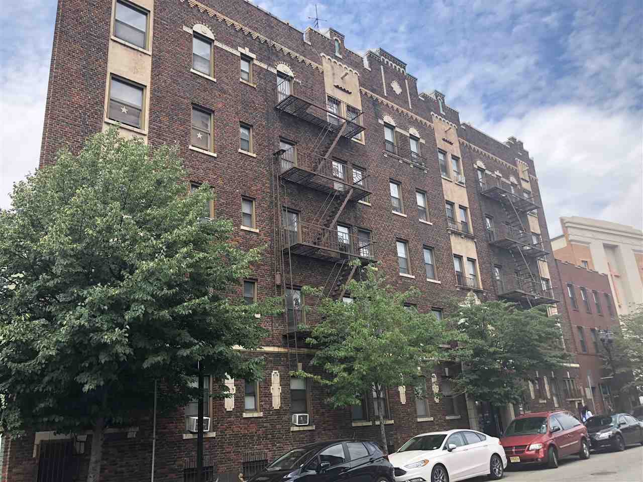 821 Bergen Ave #12