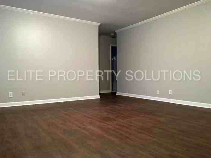 7103 Patten Ln - Photo 2 of 30