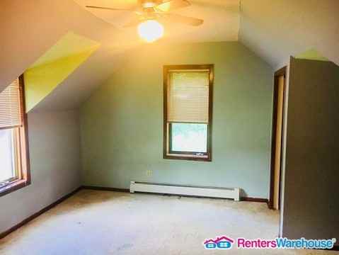 1543 11th Ave SE - Photo 3 of 16